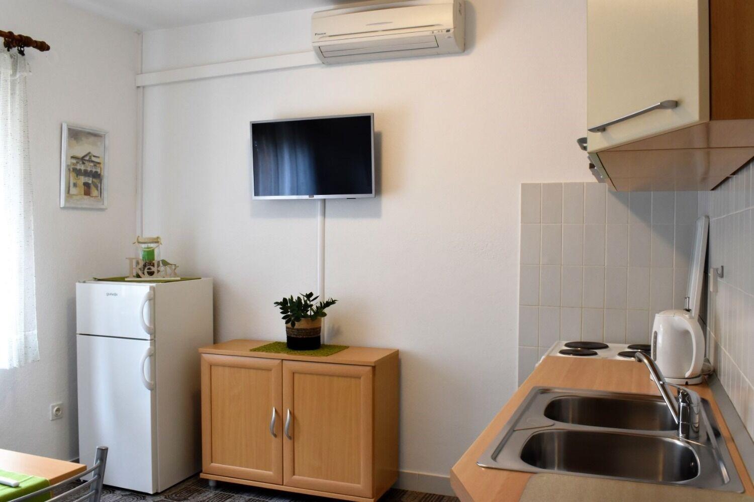 Apartments Frama - 3 Apartments Бол Екстер'єр фото