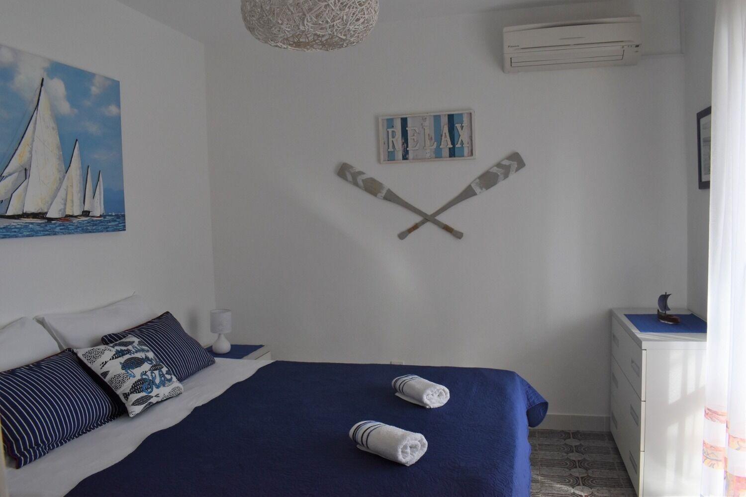 Apartments Frama - 3 Apartments Бол Екстер'єр фото