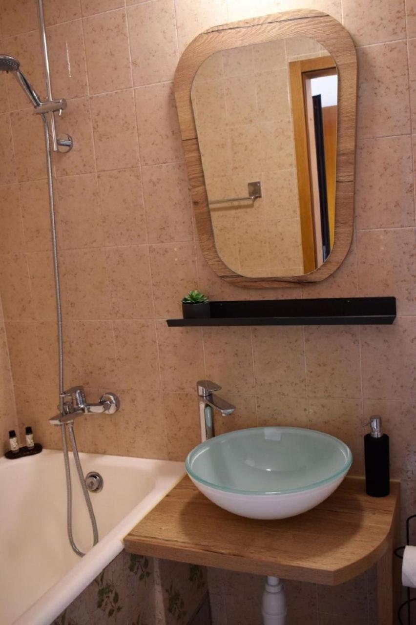 Apartments Frama - 3 Apartments Бол Екстер'єр фото