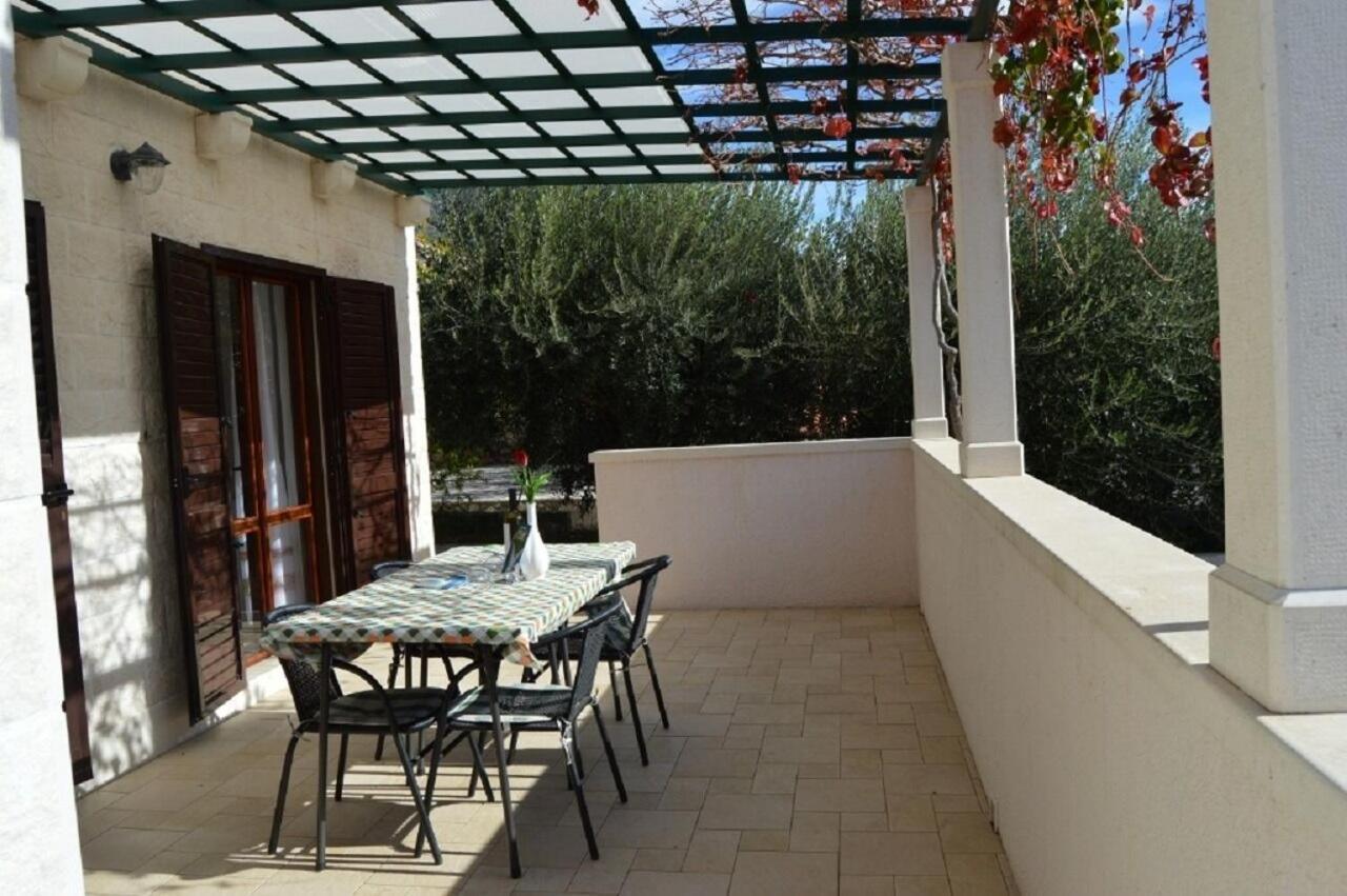 Apartments Frama - 3 Apartments Бол Екстер'єр фото